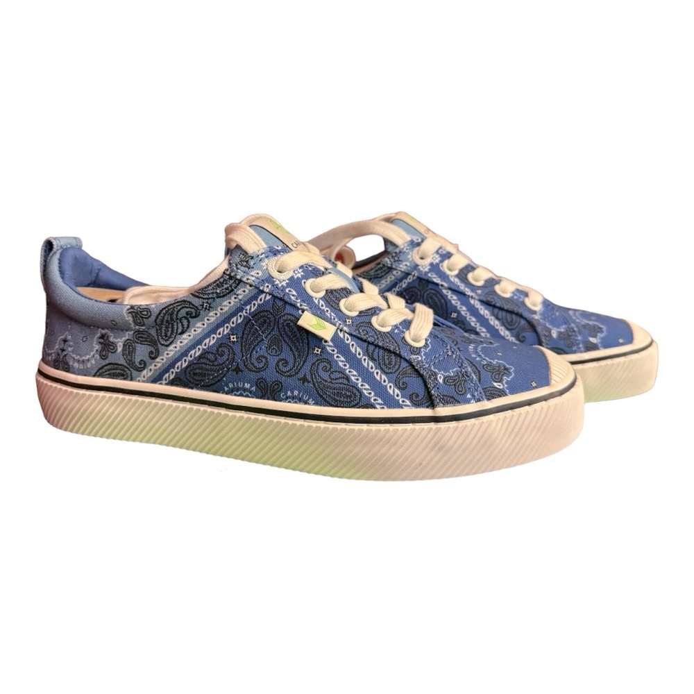 Cariuma Oca Low Blue Bandana Canvas Sneaker size 9